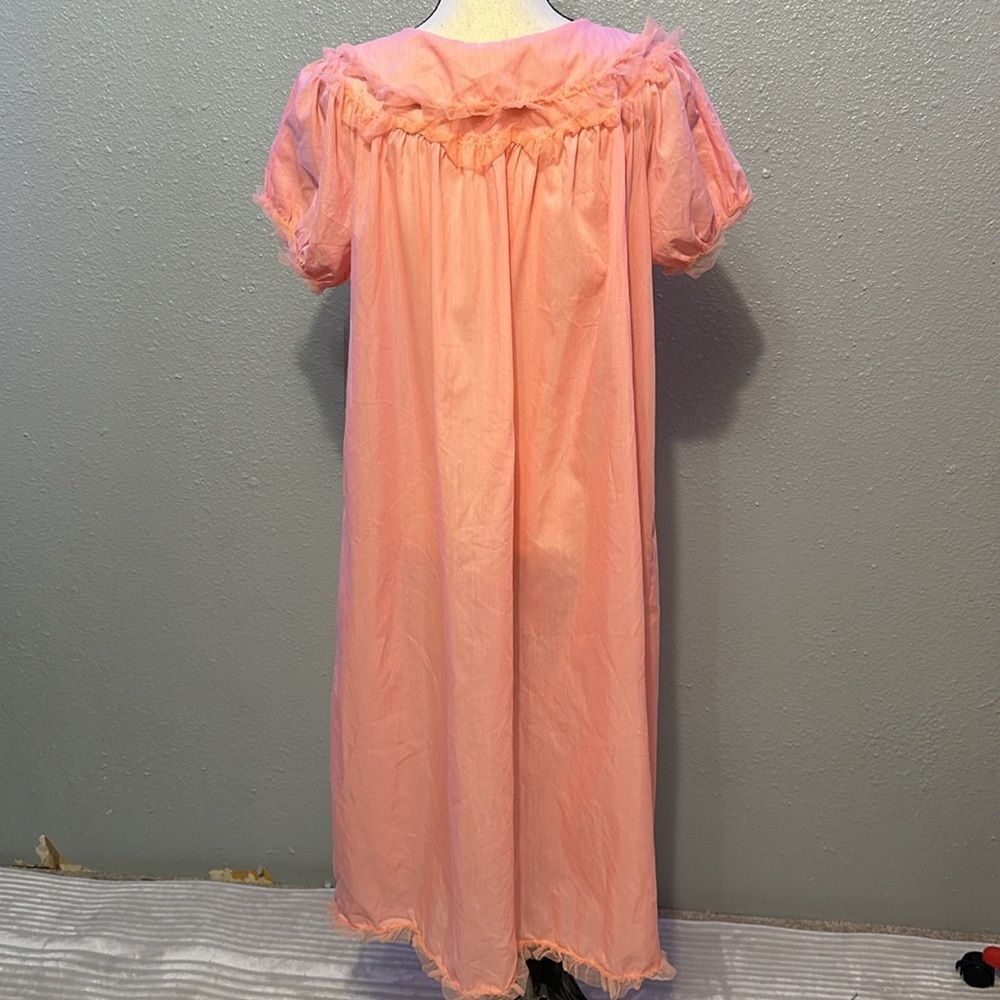 Vintage charmode women’s peach nightgown size 36 M - Picture 5 of 8
